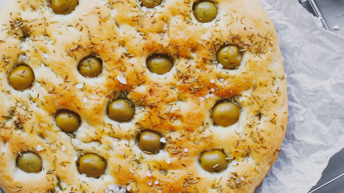 Foccacia aux olives, romarin et huile d'olive