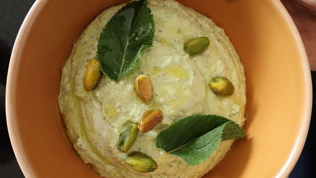 Recette d'une crème feta, pistache, menthe et huile d'olive pour l'apéro