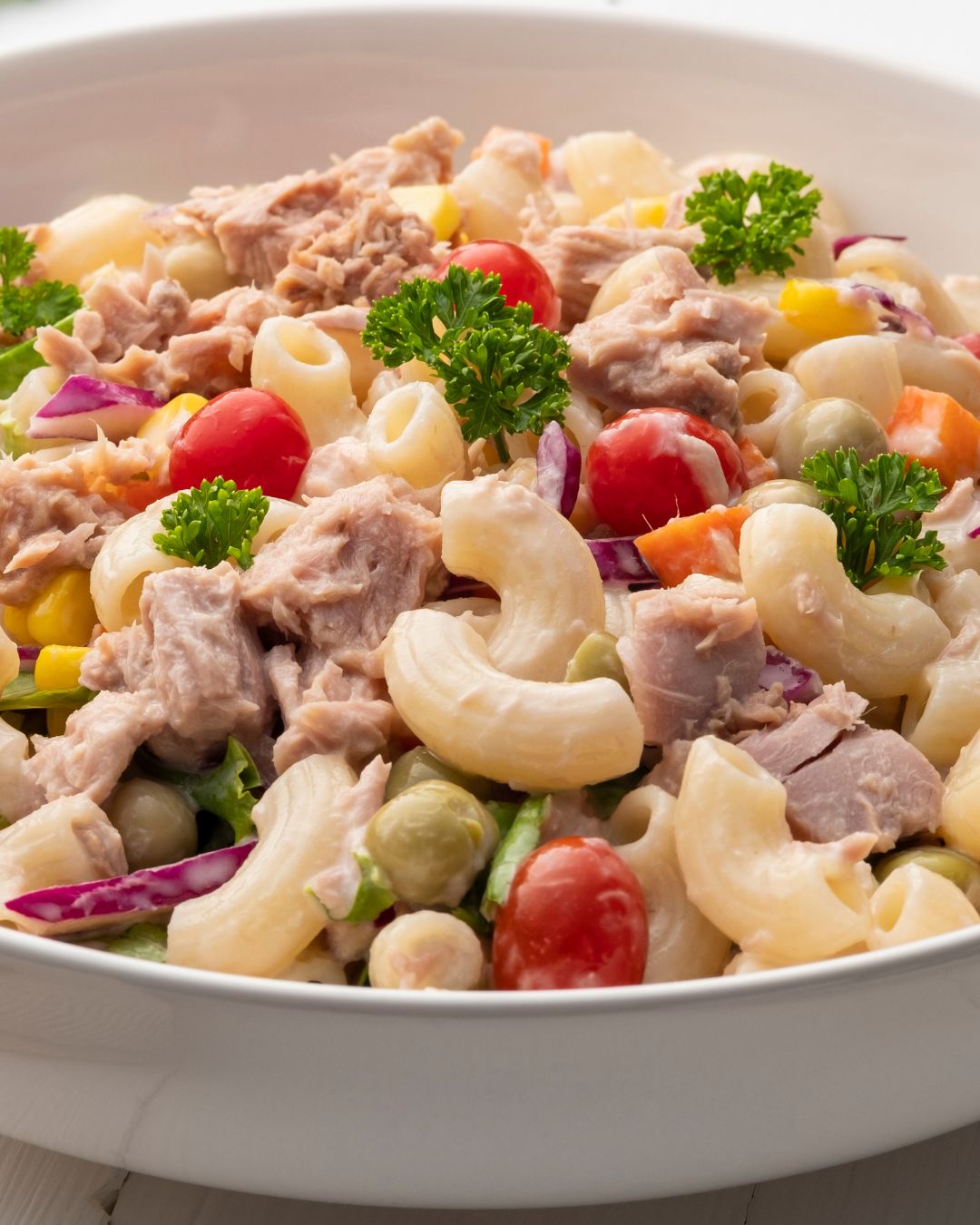 Salade de pâtes au thon, tomates et capres
